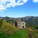 stilo - la chiesetta di san nicola da tolentino